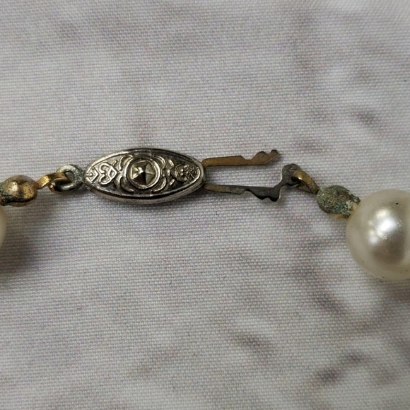 VINTAGE Faux Pearl and Bead Necklace 18" - Picture 8 of 8